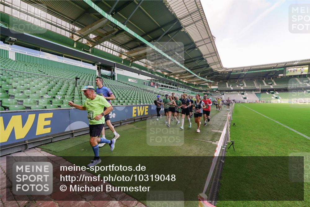 13.09.2026 - 21. swb-Marathon Bremen Michael Burmester http://msf.ph/oto/10319048 13.09.2026 13:17:35 Laufen im Stadion 134, 153, 231, 267, 271, 311, 404, 449, 588, 732, 753, 837, 990, 1057, 1185, 1312, 1424, 1425, 1465, 1539, 1790, 1813, 1825, 1844, 1868, 1987, 2056, 2067, 2096, 2123, 2259, 2351, 2357, 2358, 2363, 2381, 2389, 2419, 2532, 2550, 2562, 2579, 2586, 2601, 2614, 2647, 2655, 2778, 2797, 2799, 2821, 2849, 2880, 2893, 2974, 2984, 2996, 2999, 3104, 3146, 3180, 3195, 3210, 3213, 3314, 3337, 3366, 3387, 3421, 3431, 3476, 3479, 3501, 3506, 3537, 3548, 3633, 3654, 3740 meine-sportfotos.de