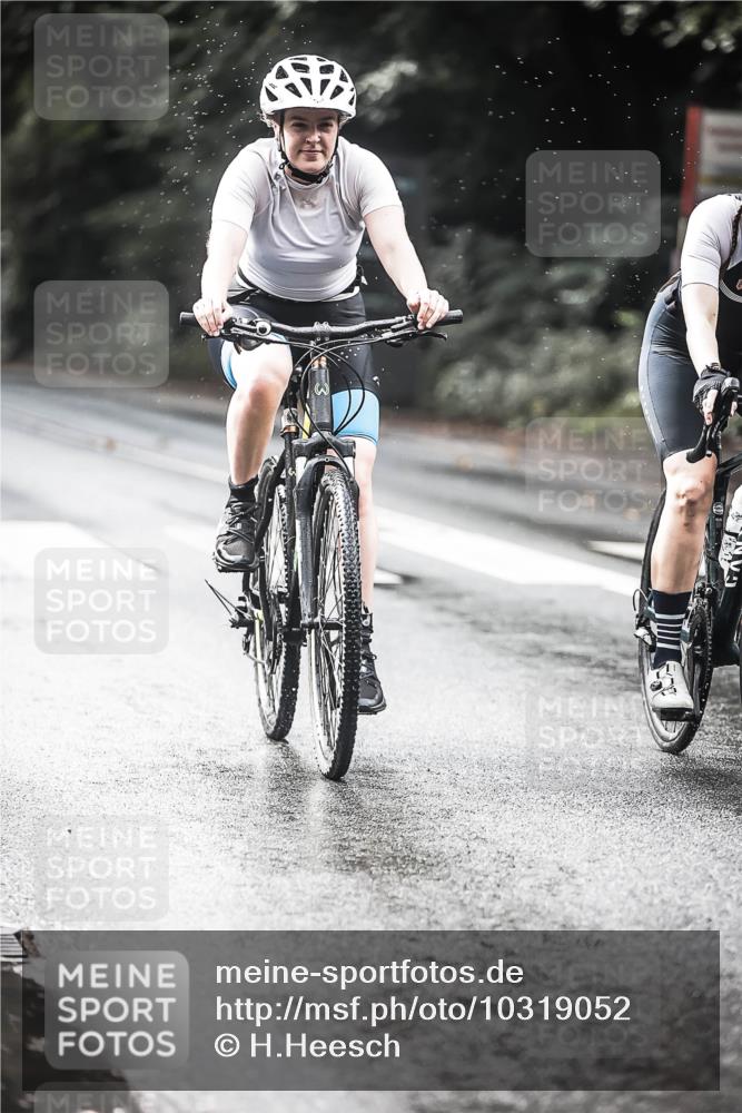 13.09.2026 - Stadtparktriathlon H.Heesch http://msf.ph/oto/10319052 13.09.2026 11:55:01 Radfahren 733, 754, 859, 891, 897, 1017 meine-sportfotos.de