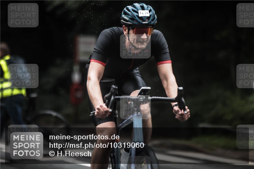13.09.2026 - Stadtparktriathlon H.Heesch http://msf.ph/oto/10319060 13.09.2026 13:03:13 Radfahren 1100, 1234, 1257, 1426 meine-sportfotos.de