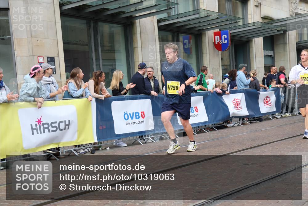 13.09.2026 - 21. swb-Marathon Bremen Strokosch-Dieckow http://msf.ph/oto/10319063 13.09.2026 10:58:13 Ziel 10878, 10879, 11004, 11030, 11152, 11189, 11202, 11384, 11403, 11455, 11686, 11743, 11750, 11906, 11953, 11955, 12092, 12180, 12237, 12320, 12499, 12505, 12518, 10078, 10249, 10494, 10530, 10543, 10559, 10565, 10604, 10673, 10750, 10798, 10826, 10828, 10903, 10914, 10931, 10932, 11120, 11131, 11136, 11295, 11332, 11388, 11420, 11752, 11824, 11863, 11884, 11952, 12017, 12386, 12387, 12441, 12482, 12551 meine-sportfotos.de