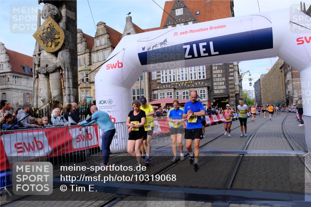 13.09.2026 - 21. swb-Marathon Bremen Tim E. http://msf.ph/oto/10319068 13.09.2026 10:58:08 Ziel 10078, 10460, 10559, 10565, 10707, 10728, 11136, 11153, 11332, 11532, 11568, 11824, 11856, 11863, 12228, 12231, 12264, 12427, 12551, 12555 meine-sportfotos.de