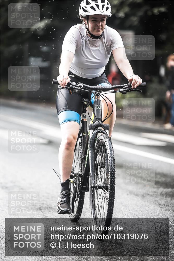 13.09.2026 - Stadtparktriathlon H.Heesch http://msf.ph/oto/10319076 13.09.2026 11:55:01 Radfahren 733, 754, 859, 891, 897, 1017 meine-sportfotos.de