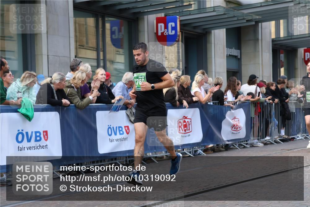13.09.2026 - 21. swb-Marathon Bremen Strokosch-Dieckow http://msf.ph/oto/10319092 13.09.2026 13:17:22 Ziel 560, 771, 1297, 2008, 2125, 2234, 2812, 3051, 3192, 3760, 4171, 4286, 4374, 4498, 4499, 4620, 5041, 5530, 5550, 5817, 7901, 8100, 8250, 8253, 8446, 8714, 9075, 9400, 9505, 13107, 842, 2052, 3148, 3246, 4156, 4805, 6095, 6624, 6734, 6759, 6803, 6953, 7284, 8111, 8418, 8532, 8714, 8858 meine-sportfotos.de