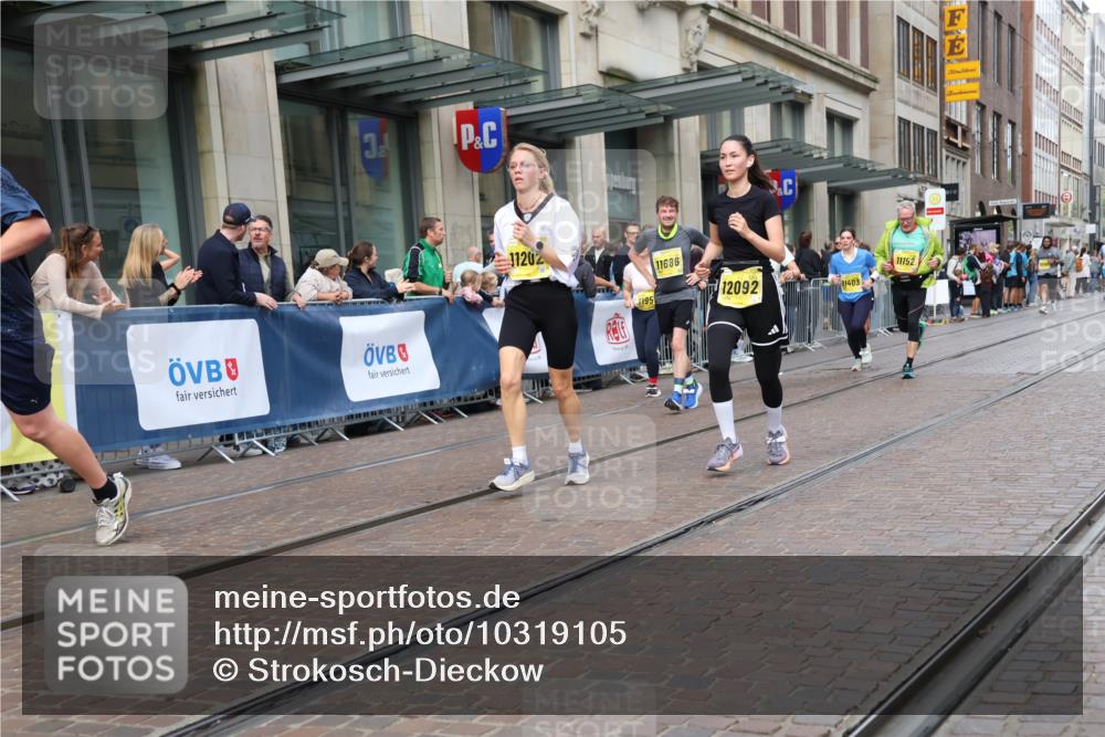 13.09.2026 - 21. swb-Marathon Bremen Strokosch-Dieckow http://msf.ph/oto/10319105 13.09.2026 10:58:14 Ziel 10878, 10879, 11004, 11030, 11152, 11189, 11202, 11384, 11403, 11455, 11488, 11686, 11743, 11750, 11906, 11953, 11955, 12092, 12180, 12237, 12320, 12499, 12505, 12518, 10249, 10494, 10530, 10543, 10559, 10604, 10673, 10750, 10798, 10826, 10828, 10903, 10914, 10931, 10932, 11120, 11131, 11136, 11295, 11332, 11388, 11420, 11752, 11863, 11884, 11906, 11952, 12017, 12386, 12387, 12441, 12482, 12551 meine-sportfotos.de