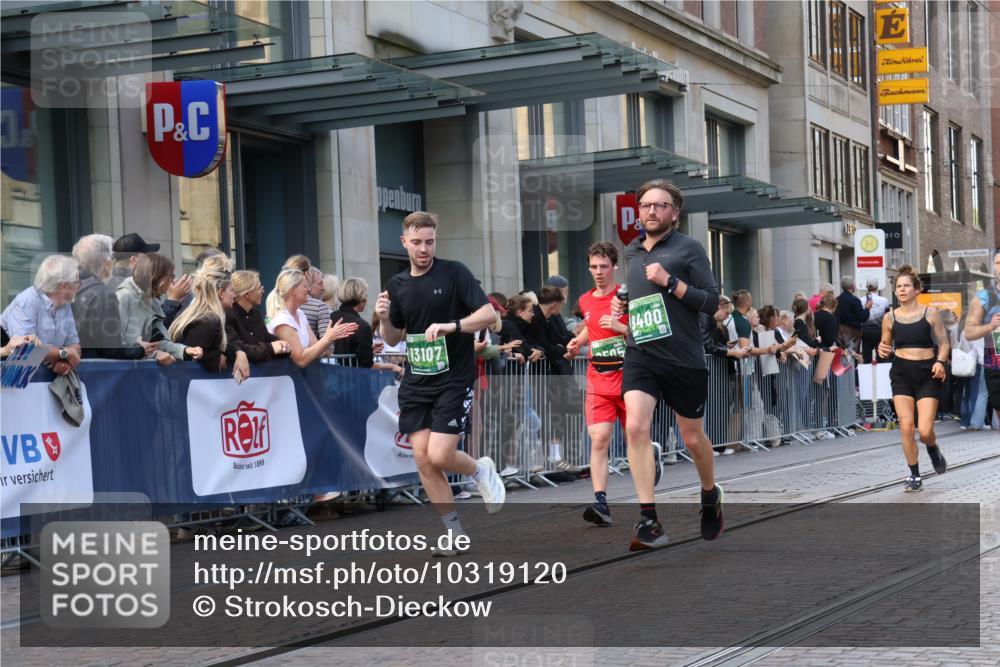 13.09.2026 - 21. swb-Marathon Bremen Strokosch-Dieckow http://msf.ph/oto/10319120 13.09.2026 13:17:24 Ziel 560, 771, 1297, 2008, 2125, 2234, 2812, 3051, 3192, 3760, 4171, 4286, 4374, 4498, 4499, 4620, 5041, 5530, 5550, 5817, 7901, 8100, 8250, 8253, 8446, 9075, 9400, 9505, 9595, 9596, 13041, 13107, 842, 2052, 3148, 4156, 4805, 6095, 6624, 6734, 6759, 6803, 6953, 7284, 8111, 8253, 8418, 8532, 8714, 8858 meine-sportfotos.de