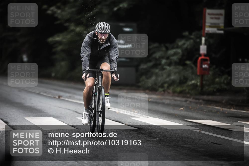 13.09.2026 - Stadtparktriathlon H.Heesch http://msf.ph/oto/10319163 13.09.2026 13:03:27 Radfahren 1078, 1097, 1250, 1348, 1389 meine-sportfotos.de