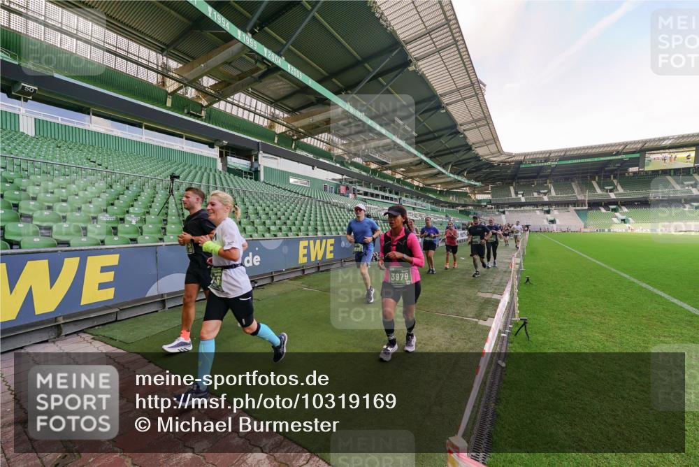 13.09.2026 - 21. swb-Marathon Bremen Michael Burmester http://msf.ph/oto/10319169 13.09.2026 13:17:45 Laufen im Stadion 134, 153, 267, 271, 311, 404, 449, 546, 588, 732, 753, 837, 990, 1057, 1312, 1424, 1425, 1465, 1539, 1790, 1813, 1825, 1844, 1868, 1987, 2056, 2067, 2096, 2123, 2259, 2357, 2358, 2363, 2381, 2389, 2419, 2532, 2550, 2562, 2586, 2601, 2614, 2647, 2655, 2778, 2797, 2821, 2849, 2857, 2879, 2880, 2893, 2974, 2984, 2996, 2999, 3096, 3100, 3104, 3146, 3180, 3195, 3210, 3213, 3314, 3337, 3366, 3421, 3431, 3476, 3479, 3501, 3506, 3537, 3548, 3633, 3654, 3740, 4478 meine-sportfotos.de