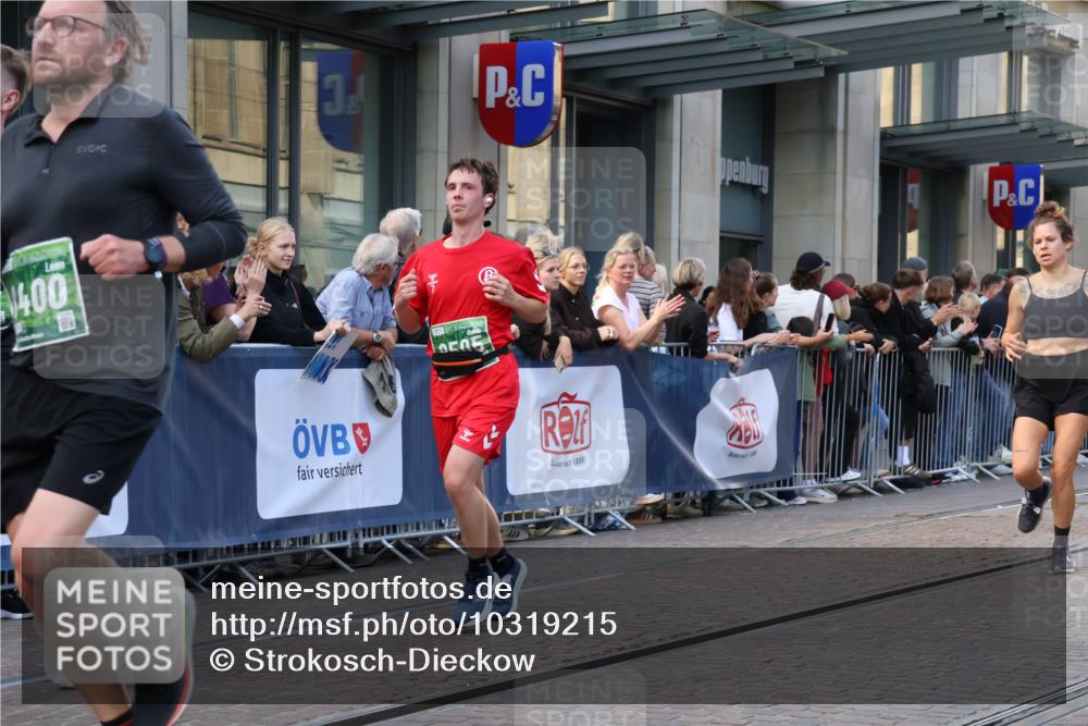 13.09.2026 - 21. swb-Marathon Bremen Strokosch-Dieckow http://msf.ph/oto/10319215 13.09.2026 13:17:25 Ziel 560, 771, 1297, 2008, 2125, 2234, 2812, 3051, 3192, 3760, 4171, 4286, 4374, 4498, 4499, 4620, 5041, 5530, 5550, 5817, 7901, 8100, 8250, 8446, 9075, 9400, 9505, 9595, 9596, 13041, 13107, 842, 2052, 3148, 4805, 6095, 6624, 6734, 6759, 6803, 7284, 8111, 8253, 8418, 8532, 8714, 9075 meine-sportfotos.de