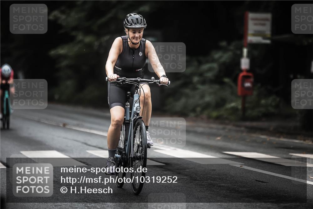 13.09.2026 - Stadtparktriathlon H.Heesch http://msf.ph/oto/10319252 13.09.2026 13:03:32 Radfahren 1097, 1199, 1250, 1389 meine-sportfotos.de