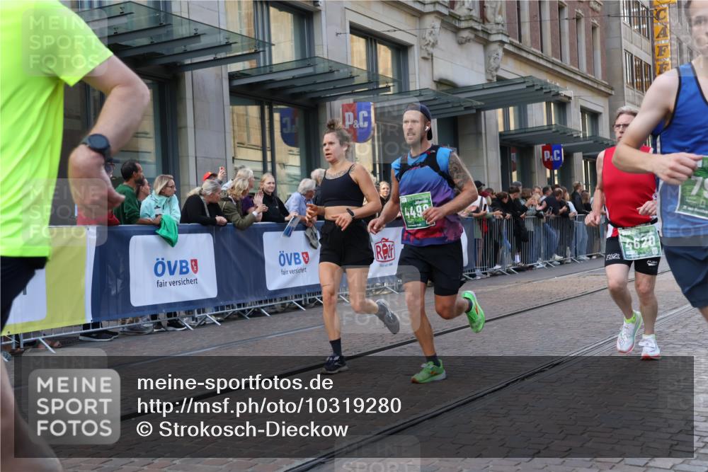 13.09.2026 - 21. swb-Marathon Bremen Strokosch-Dieckow http://msf.ph/oto/10319280 13.09.2026 13:17:27 Ziel 560, 771, 948, 1297, 2001, 2008, 2125, 2234, 2812, 3051, 3192, 3760, 4171, 4286, 4374, 4498, 4499, 4620, 5041, 5530, 5550, 5817, 5935, 7901, 8100, 8250, 8869, 9400, 9505, 9595, 9596, 9837, 13041, 13107, 560, 842, 2052, 3148, 4805, 6095, 6624, 6734, 6759, 6803, 8111, 8253, 8418, 8446, 8532, 8714, 9075 meine-sportfotos.de