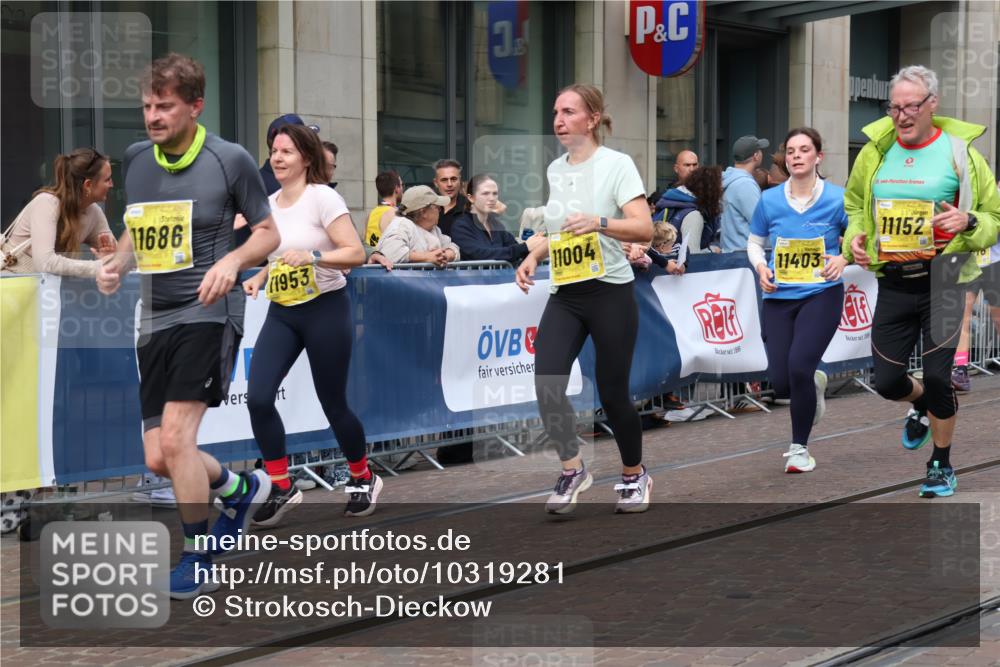 13.09.2026 - 21. swb-Marathon Bremen Strokosch-Dieckow http://msf.ph/oto/10319281 13.09.2026 10:58:16 Ziel 10878, 10879, 11004, 11030, 11152, 11189, 11228, 11384, 11403, 11455, 11488, 11686, 11743, 11750, 11953, 11955, 12092, 12180, 12237, 12320, 12499, 12505, 12518, 10249, 10494, 10530, 10543, 10559, 10604, 10673, 10750, 10798, 10826, 10828, 10903, 10914, 10931, 10932, 11120, 11131, 11136, 11202, 11295, 11332, 11388, 11420, 11752, 11863, 11884, 11906, 11952, 12017, 12092, 12386, 12387, 12441, 12482, 12551 meine-sportfotos.de
