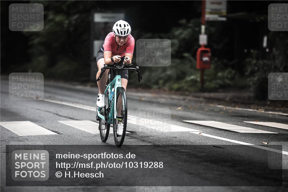 13.09.2026 - Stadtparktriathlon H.Heesch http://msf.ph/oto/10319288 13.09.2026 13:03:34 Radfahren 1097, 1199, 1389 meine-sportfotos.de