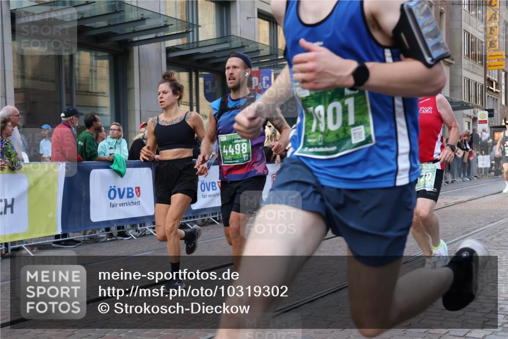13.09.2026 - 21. swb-Marathon Bremen Strokosch-Dieckow http://msf.ph/oto/10319302 13.09.2026 13:17:27 Ziel 560, 771, 948, 1297, 2001, 2008, 2125, 2234, 2812, 3051, 3192, 3760, 4171, 4286, 4374, 4498, 4499, 4620, 5041, 5530, 5550, 5817, 5935, 7901, 8100, 8250, 8869, 9400, 9505, 9595, 9596, 9837, 13041, 13107, 560, 842, 2052, 3148, 4805, 6095, 6624, 6734, 6759, 6803, 8111, 8253, 8418, 8446, 8532, 8714, 9075 meine-sportfotos.de