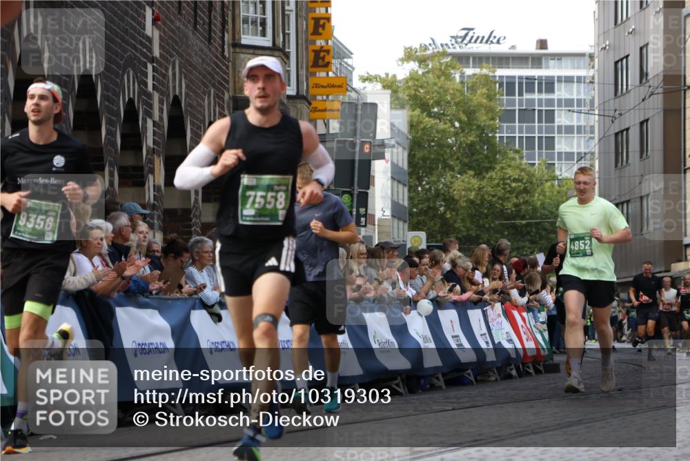 13.09.2026 - 21. swb-Marathon Bremen Strokosch-Dieckow http://msf.ph/oto/10319303 13.09.2026 13:07:42 Ziel 1863, 2706, 3043, 3118, 4743, 4808, 7636, 8060, 8098, 8467, 8980, 9927, 969, 4732, 4852, 7558, 9356, 13160 meine-sportfotos.de