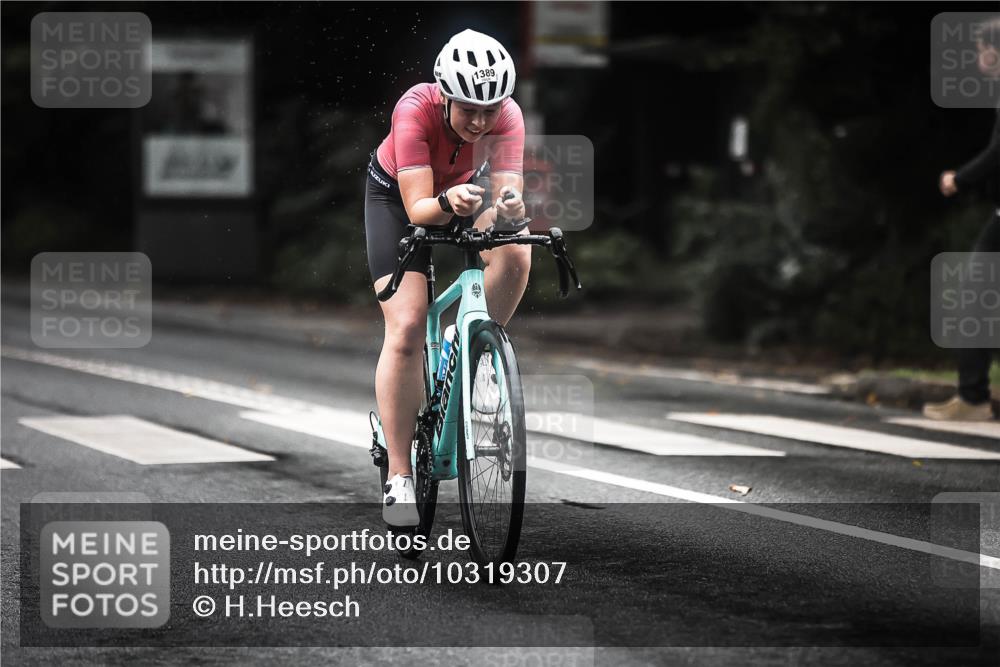 13.09.2026 - Stadtparktriathlon H.Heesch http://msf.ph/oto/10319307 13.09.2026 13:03:34 Radfahren 1097, 1199, 1389 meine-sportfotos.de