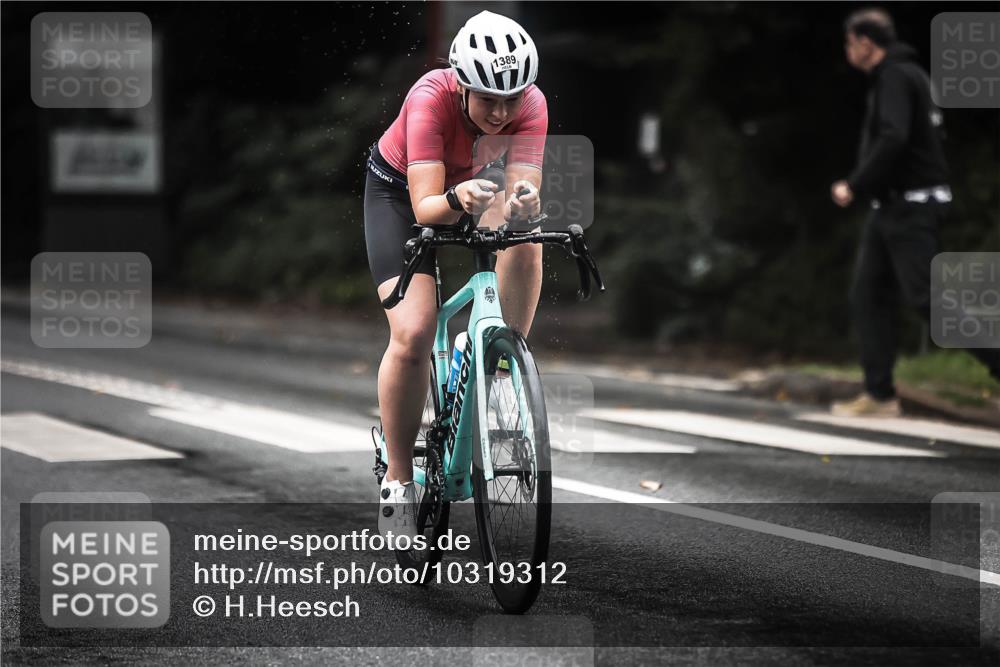 13.09.2026 - Stadtparktriathlon H.Heesch http://msf.ph/oto/10319312 13.09.2026 13:03:34 Radfahren 1097, 1199, 1389 meine-sportfotos.de
