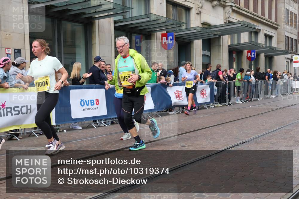 13.09.2026 - 21. swb-Marathon Bremen Strokosch-Dieckow http://msf.ph/oto/10319374 13.09.2026 10:58:17 Ziel 10878, 10879, 11004, 11030, 11152, 11189, 11228, 11384, 11403, 11455, 11488, 11686, 11743, 11750, 11953, 11955, 12180, 12237, 12320, 12499, 12505, 12518, 10249, 10494, 10530, 10543, 10559, 10604, 10673, 10750, 10798, 10826, 10828, 10903, 10914, 10931, 10932, 11120, 11131, 11136, 11202, 11295, 11332, 11388, 11403, 11420, 11750, 11752, 11863, 11884, 11906, 11952, 12017, 12092, 12386, 12387, 12441, 12482 meine-sportfotos.de