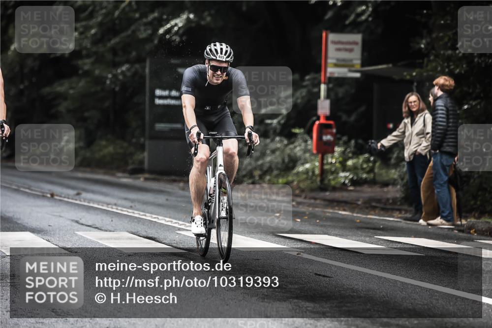 13.09.2026 - Stadtparktriathlon H.Heesch http://msf.ph/oto/10319393 13.09.2026 11:55:26 Radfahren 831, 867, 925 meine-sportfotos.de