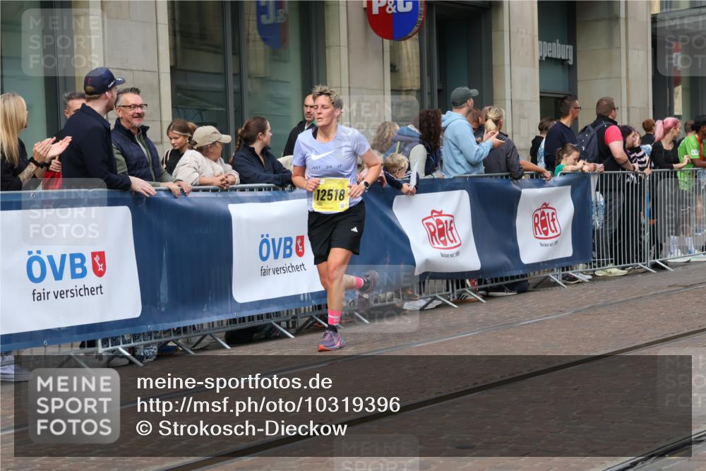 13.09.2026 - 21. swb-Marathon Bremen Strokosch-Dieckow http://msf.ph/oto/10319396 13.09.2026 10:58:18 Ziel 10878, 10879, 11004, 11030, 11152, 11189, 11228, 11384, 11455, 11488, 11686, 11743, 11953, 11955, 12180, 12237, 12320, 12499, 12505, 12518, 10249, 10494, 10530, 10543, 10604, 10673, 10750, 10798, 10826, 10828, 10903, 10914, 10931, 10932, 11120, 11131, 11202, 11295, 11332, 11388, 11403, 11420, 11750, 11752, 11863, 11884, 11906, 11952, 12017, 12092, 12386, 12387, 12441, 12482 meine-sportfotos.de