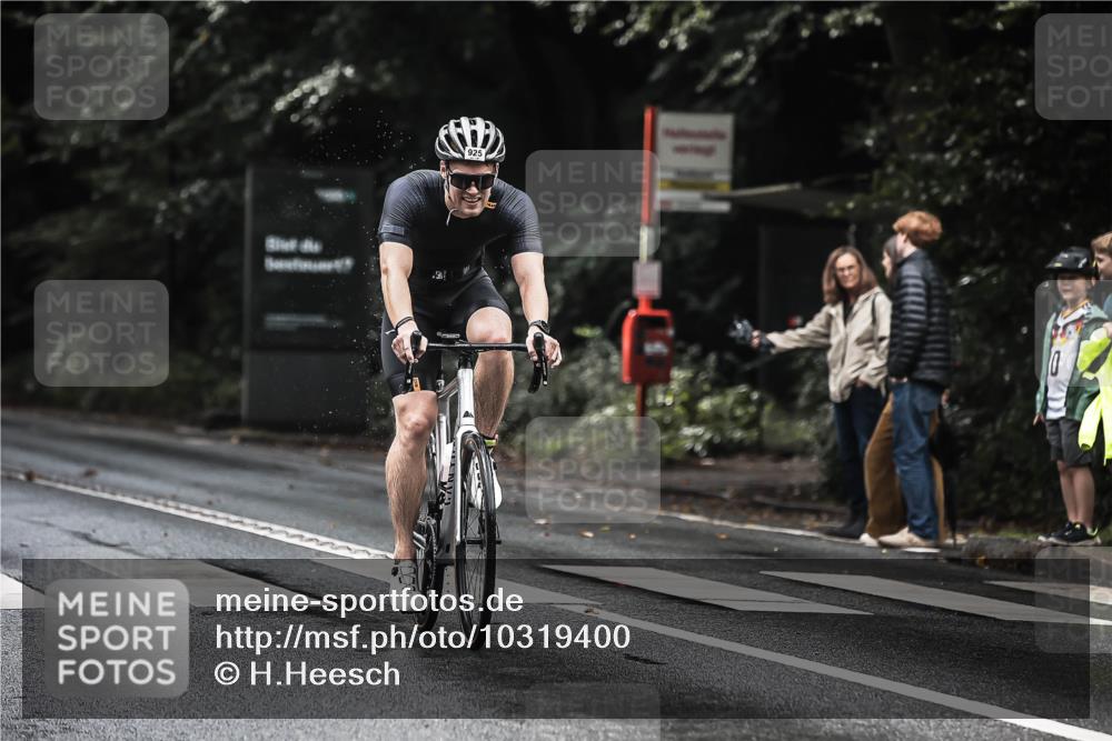 13.09.2026 - Stadtparktriathlon H.Heesch http://msf.ph/oto/10319400 13.09.2026 11:55:26 Radfahren 831, 867, 925 meine-sportfotos.de