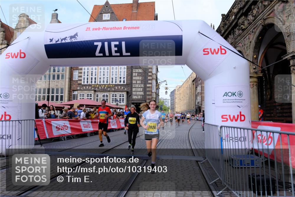 13.09.2026 - 21. swb-Marathon Bremen Tim E. http://msf.ph/oto/10319403 13.09.2026 10:58:20 Ziel 10078, 10494, 10543, 10559, 10565, 10604, 10673, 10826, 10828, 10903, 10914, 10931, 10932, 11136, 11295, 11332, 11752, 11824, 11863, 11884, 12441, 12482, 12551 meine-sportfotos.de