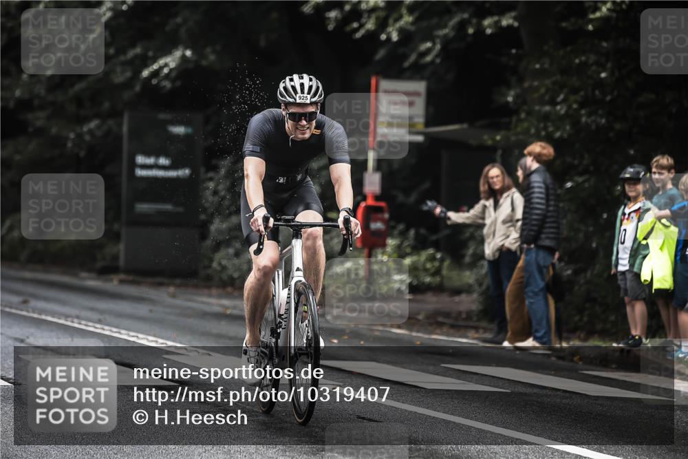 13.09.2026 - Stadtparktriathlon H.Heesch http://msf.ph/oto/10319407 13.09.2026 11:55:26 Radfahren 831, 867, 925 meine-sportfotos.de