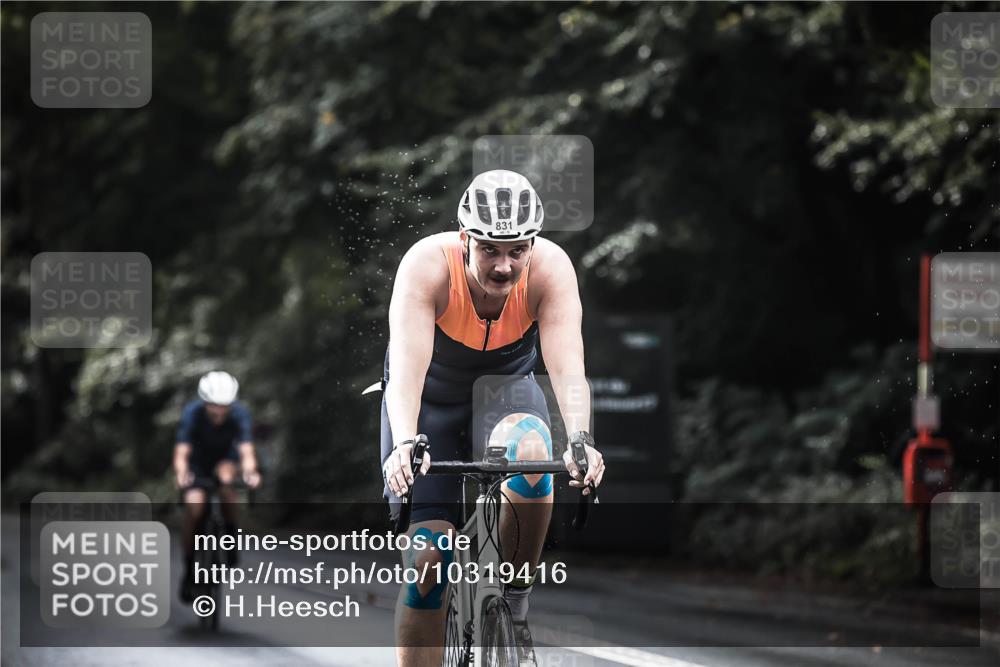 13.09.2026 - Stadtparktriathlon H.Heesch http://msf.ph/oto/10319416 13.09.2026 11:55:27 Radfahren 831, 867, 925 meine-sportfotos.de
