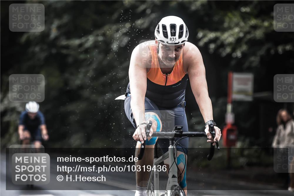 13.09.2026 - Stadtparktriathlon H.Heesch http://msf.ph/oto/10319436 13.09.2026 11:55:27 Radfahren 831, 867, 925 meine-sportfotos.de