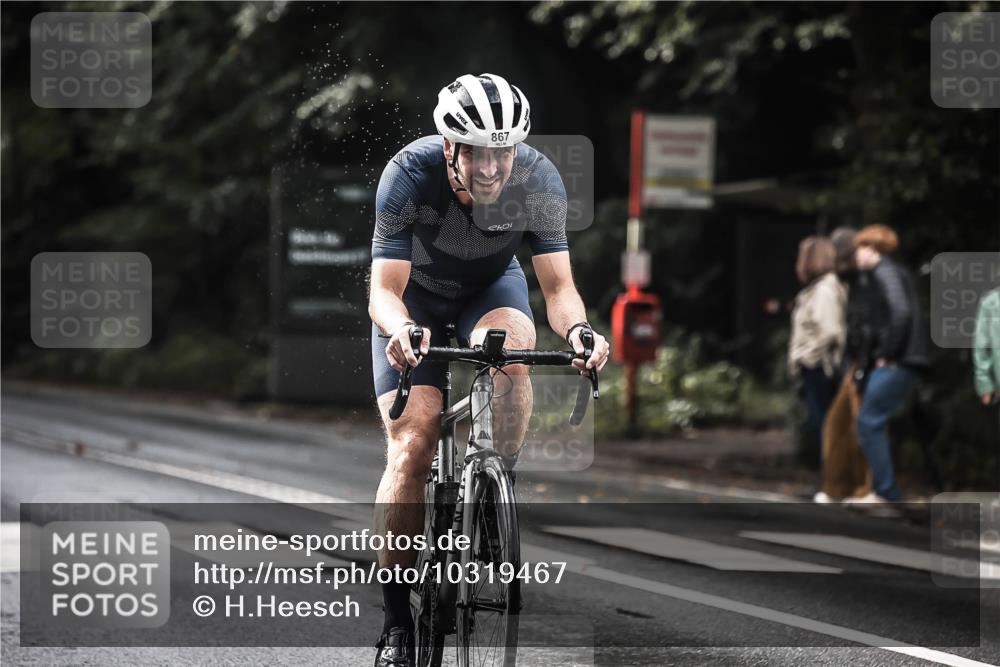 13.09.2026 - Stadtparktriathlon H.Heesch http://msf.ph/oto/10319467 13.09.2026 11:55:29 Radfahren 826, 831, 867, 925 meine-sportfotos.de