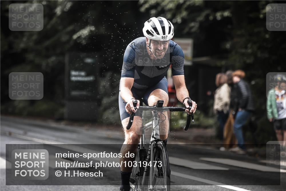 13.09.2026 - Stadtparktriathlon H.Heesch http://msf.ph/oto/10319473 13.09.2026 11:55:29 Radfahren 826, 831, 867, 925 meine-sportfotos.de