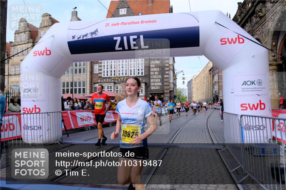 13.09.2026 - 21. swb-Marathon Bremen Tim E. http://msf.ph/oto/10319487 13.09.2026 10:58:21 Ziel 10078, 10494, 10543, 10559, 10565, 10604, 10673, 10826, 10828, 10903, 10914, 10931, 10932, 11136, 11295, 11332, 11752, 11824, 11863, 11884, 12441, 12482, 12551 meine-sportfotos.de