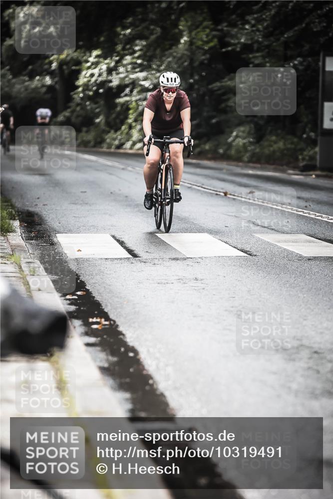 13.09.2026 - Stadtparktriathlon H.Heesch http://msf.ph/oto/10319491 13.09.2026 11:55:34 Radfahren 826, 867, 892 meine-sportfotos.de