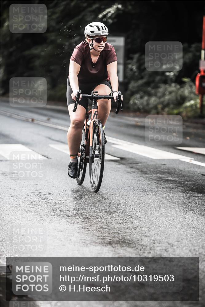 13.09.2026 - Stadtparktriathlon H.Heesch http://msf.ph/oto/10319503 13.09.2026 11:55:35 Radfahren 826, 892 meine-sportfotos.de