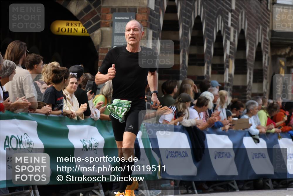 13.09.2026 - 21. swb-Marathon Bremen Strokosch-Dieckow http://msf.ph/oto/10319511 13.09.2026 13:07:47 Ziel 819, 2135, 2706, 3043, 3118, 4743, 4808, 7803, 8060, 8098, 8467, 4732, 6692, 13091, 13160 meine-sportfotos.de