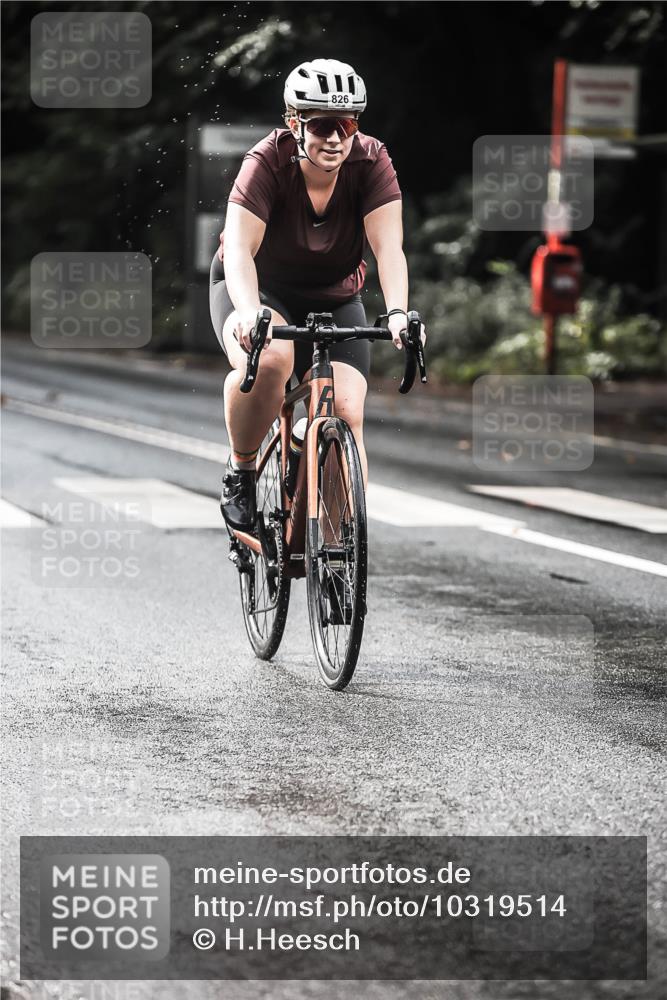 13.09.2026 - Stadtparktriathlon H.Heesch http://msf.ph/oto/10319514 13.09.2026 11:55:35 Radfahren 826, 892 meine-sportfotos.de