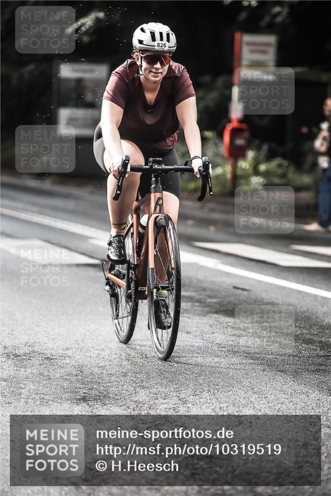 13.09.2026 - Stadtparktriathlon H.Heesch http://msf.ph/oto/10319519 13.09.2026 11:55:35 Radfahren 826, 892 meine-sportfotos.de