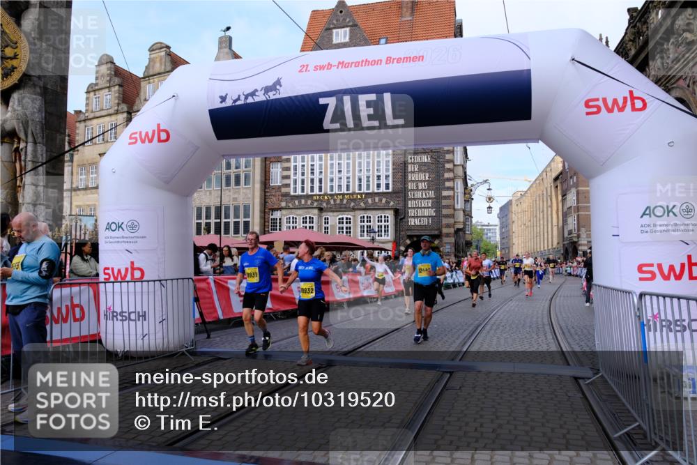 13.09.2026 - 21. swb-Marathon Bremen Tim E. http://msf.ph/oto/10319520 13.09.2026 10:58:23 Ziel 10494, 10543, 10559, 10604, 10673, 10750, 10798, 10826, 10828, 10903, 10914, 10931, 10932, 11136, 11295, 11332, 11388, 11752, 11863, 11884, 12017, 12386, 12387, 12441, 12482, 12551 meine-sportfotos.de