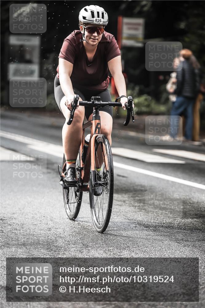 13.09.2026 - Stadtparktriathlon H.Heesch http://msf.ph/oto/10319524 13.09.2026 11:55:35 Radfahren 826, 892 meine-sportfotos.de