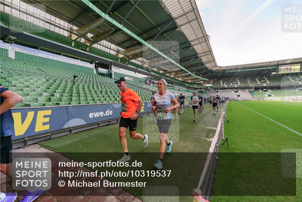 13.09.2026 - 21. swb-Marathon Bremen Michael Burmester http://msf.ph/oto/10319537 13.09.2026 13:18:24 Laufen im Stadion 311, 404, 449, 486, 546, 588, 732, 753, 837, 921, 1057, 1424, 1425, 1431, 1506, 1765, 1790, 1813, 1844, 1868, 2056, 2067, 2096, 2123, 2137, 2224, 2294, 2357, 2358, 2389, 2419, 2453, 2532, 2550, 2557, 2563, 2586, 2601, 2614, 2622, 2647, 2655, 2786, 2845, 2849, 2857, 2879, 2880, 2893, 2944, 2983, 2984, 2999, 3046, 3072, 3096, 3100, 3104, 3146, 3180, 3189, 3195, 3198, 3210, 3285, 3287, 3314, 3337, 3421, 3431, 3476, 3479, 3506, 3537, 3548, 3619, 3633, 3654, 3740, 3879, 4478 meine-sportfotos.de