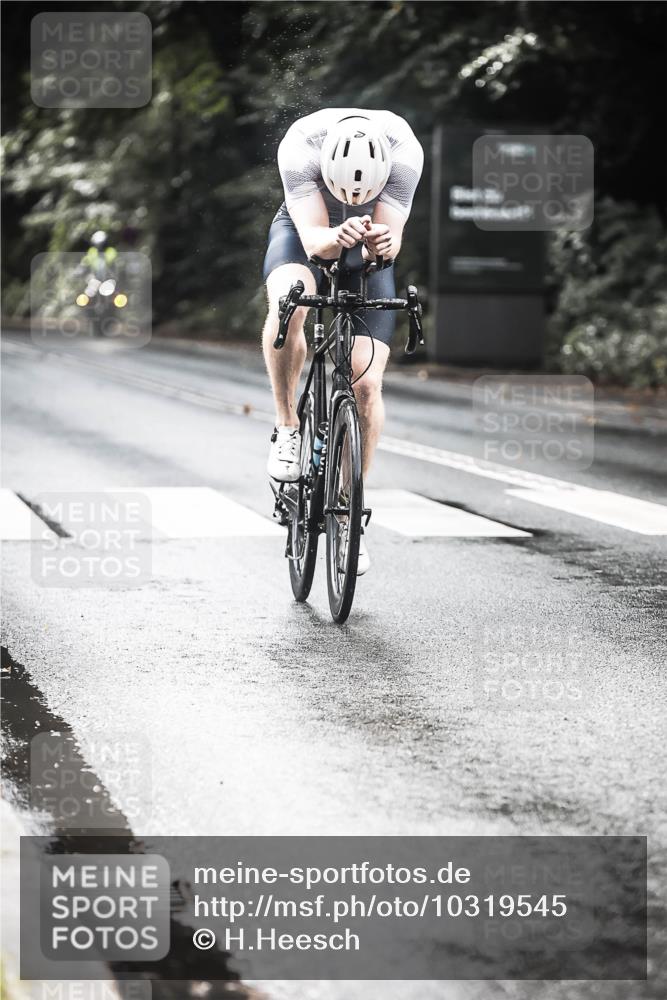 13.09.2026 - Stadtparktriathlon H.Heesch http://msf.ph/oto/10319545 13.09.2026 11:55:40 Radfahren 786, 826, 862, 873, 892 meine-sportfotos.de