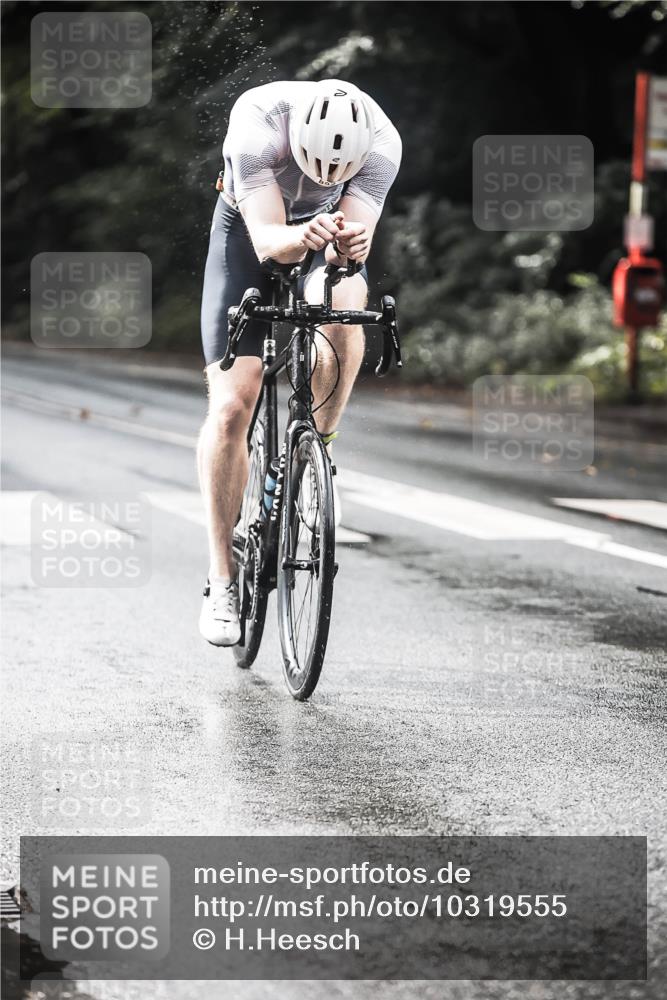 13.09.2026 - Stadtparktriathlon H.Heesch http://msf.ph/oto/10319555 13.09.2026 11:55:40 Radfahren 786, 826, 862, 873, 892 meine-sportfotos.de