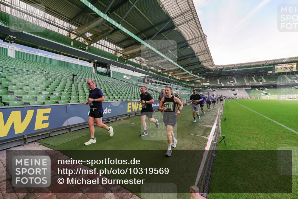13.09.2026 - 21. swb-Marathon Bremen Michael Burmester http://msf.ph/oto/10319569 13.09.2026 13:18:28 Laufen im Stadion 311, 404, 486, 546, 588, 732, 753, 837, 921, 1057, 1424, 1425, 1431, 1506, 1765, 1790, 1813, 1844, 1868, 2056, 2067, 2096, 2123, 2137, 2224, 2294, 2357, 2358, 2389, 2419, 2453, 2532, 2550, 2557, 2563, 2586, 2601, 2614, 2622, 2647, 2655, 2786, 2843, 2845, 2849, 2857, 2879, 2880, 2893, 2944, 2983, 2984, 2999, 3031, 3046, 3072, 3096, 3100, 3104, 3146, 3180, 3189, 3195, 3198, 3210, 3285, 3287, 3314, 3337, 3421, 3431, 3476, 3479, 3537, 3548, 3619, 3633, 3654, 3740, 3879, 4478 meine-sportfotos.de