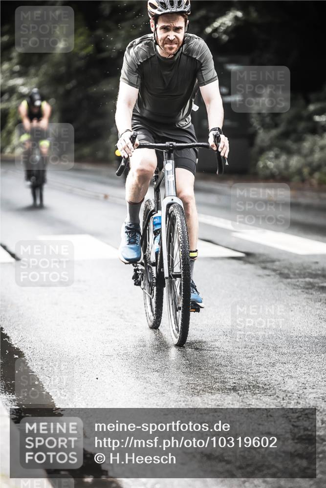 13.09.2026 - Stadtparktriathlon H.Heesch http://msf.ph/oto/10319602 13.09.2026 11:55:43 Radfahren 786, 862, 873, 892, 932 meine-sportfotos.de