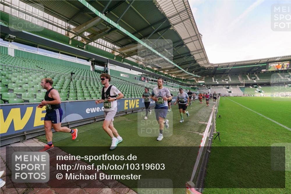 13.09.2026 - 21. swb-Marathon Bremen Michael Burmester http://msf.ph/oto/10319603 13.09.2026 13:18:31 Laufen im Stadion 311, 404, 486, 546, 588, 732, 753, 837, 921, 1424, 1425, 1431, 1506, 1765, 1790, 1844, 1868, 2056, 2067, 2096, 2123, 2137, 2224, 2294, 2357, 2358, 2389, 2419, 2453, 2532, 2557, 2563, 2586, 2601, 2614, 2622, 2647, 2655, 2786, 2843, 2845, 2849, 2857, 2879, 2880, 2893, 2944, 2983, 2984, 2999, 3031, 3046, 3072, 3096, 3100, 3104, 3146, 3180, 3189, 3195, 3198, 3210, 3285, 3287, 3314, 3337, 3421, 3431, 3476, 3537, 3548, 3619, 3633, 3654, 3740, 3879, 4478 meine-sportfotos.de