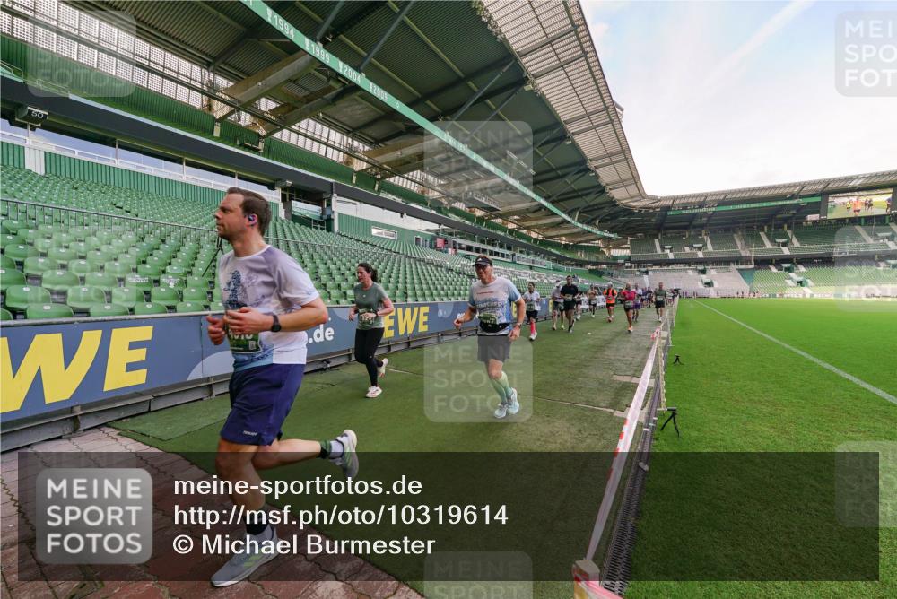 13.09.2026 - 21. swb-Marathon Bremen Michael Burmester http://msf.ph/oto/10319614 13.09.2026 13:18:32 Laufen im Stadion 311, 404, 486, 546, 588, 732, 753, 837, 921, 1424, 1425, 1431, 1506, 1765, 1790, 1844, 1868, 2056, 2067, 2096, 2123, 2137, 2224, 2294, 2357, 2358, 2389, 2419, 2453, 2532, 2557, 2563, 2586, 2601, 2614, 2622, 2647, 2655, 2703, 2786, 2843, 2845, 2849, 2857, 2879, 2880, 2893, 2944, 2983, 2984, 2999, 3031, 3046, 3072, 3096, 3100, 3104, 3146, 3180, 3189, 3195, 3198, 3210, 3285, 3287, 3314, 3337, 3421, 3431, 3476, 3537, 3548, 3619, 3633, 3654, 3740, 3879, 4478 meine-sportfotos.de