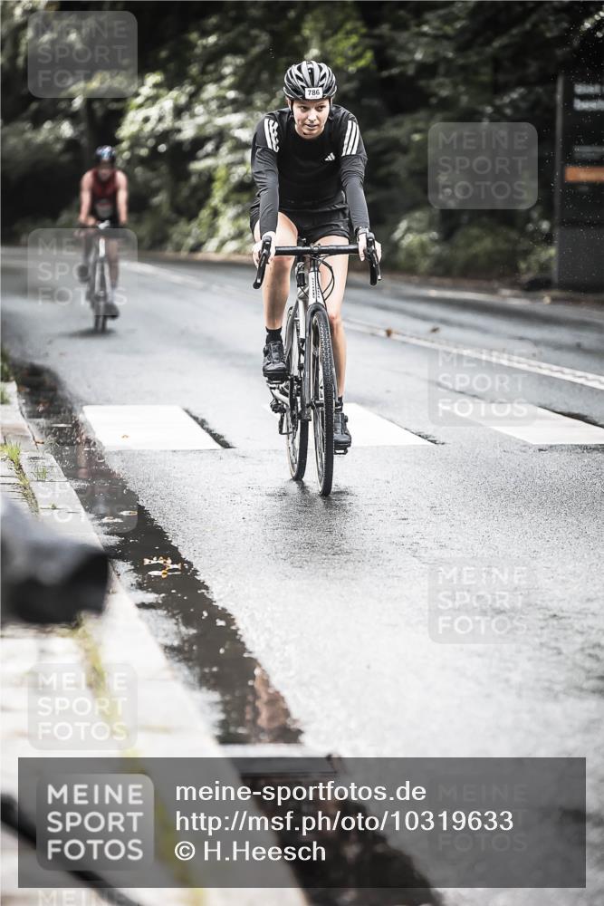 13.09.2026 - Stadtparktriathlon H.Heesch http://msf.ph/oto/10319633 13.09.2026 11:55:45 Radfahren 786, 862, 873, 892, 932 meine-sportfotos.de