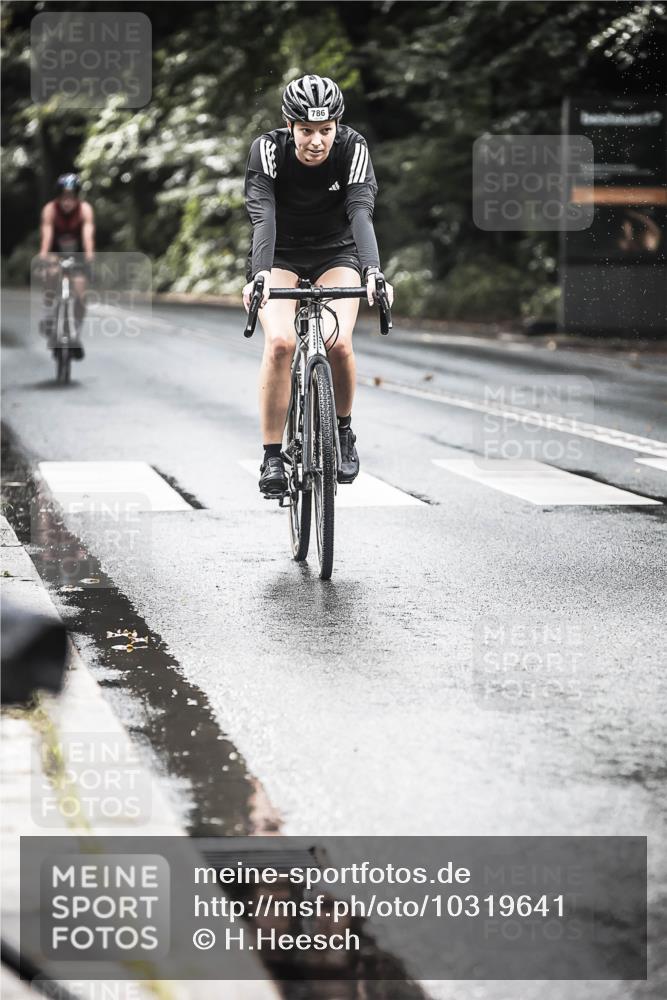 13.09.2026 - Stadtparktriathlon H.Heesch http://msf.ph/oto/10319641 13.09.2026 11:55:45 Radfahren 786, 862, 873, 892, 932 meine-sportfotos.de