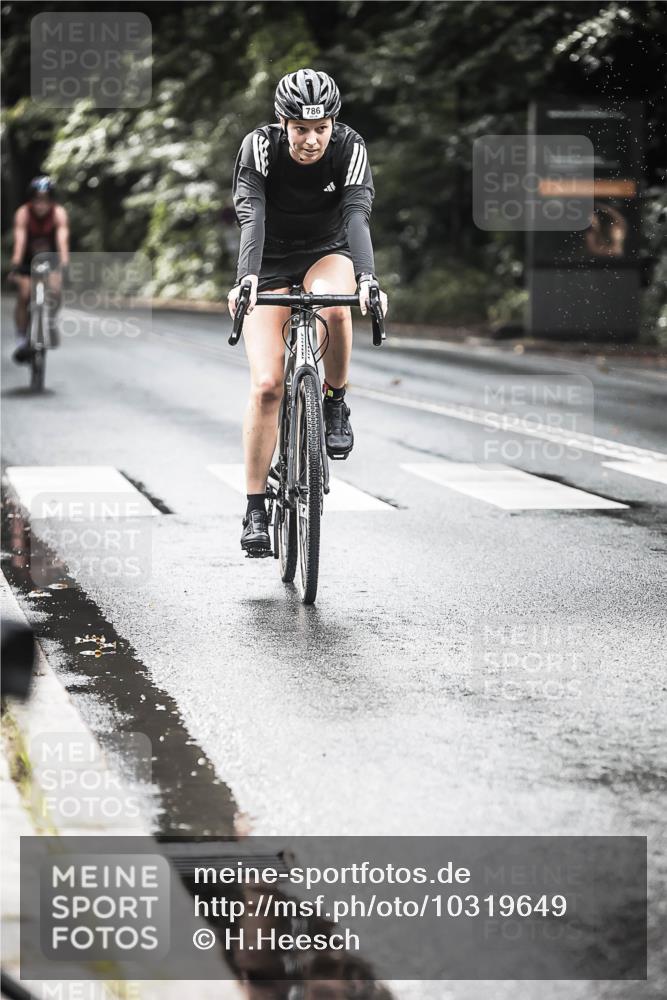13.09.2026 - Stadtparktriathlon H.Heesch http://msf.ph/oto/10319649 13.09.2026 11:55:45 Radfahren 786, 862, 873, 892, 932 meine-sportfotos.de