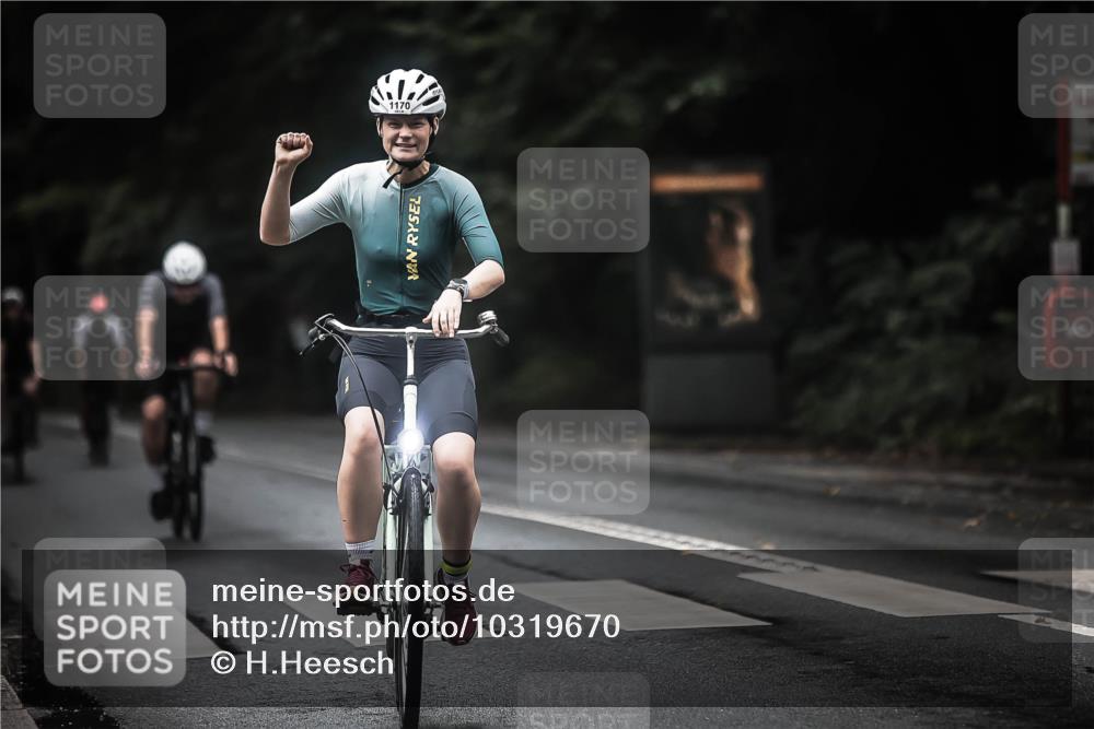 13.09.2026 - Stadtparktriathlon H.Heesch http://msf.ph/oto/10319670 13.09.2026 13:04:20 Radfahren 1170, 1245, 1261, 1275, 1297, 1301 meine-sportfotos.de