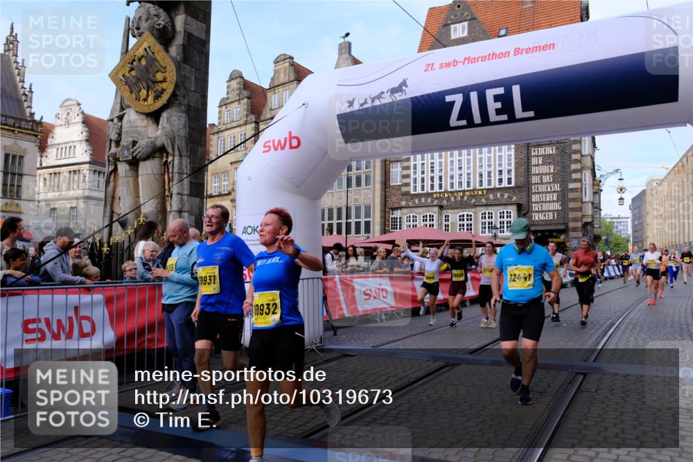 13.09.2026 - 21. swb-Marathon Bremen Tim E. http://msf.ph/oto/10319673 13.09.2026 10:58:24 Ziel 10249, 10494, 10543, 10559, 10604, 10673, 10750, 10798, 10826, 10828, 10903, 10914, 10931, 10932, 11120, 11136, 11295, 11332, 11388, 11420, 11752, 11863, 11884, 11952, 12017, 12386, 12387, 12441, 12482, 12551 meine-sportfotos.de